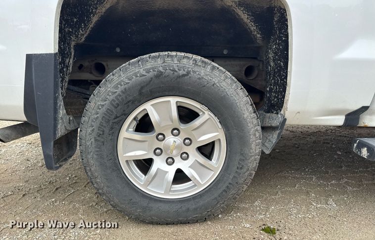 image for item DV2665 2017 Chevrolet Silverado LT Crew Cab pickup truck