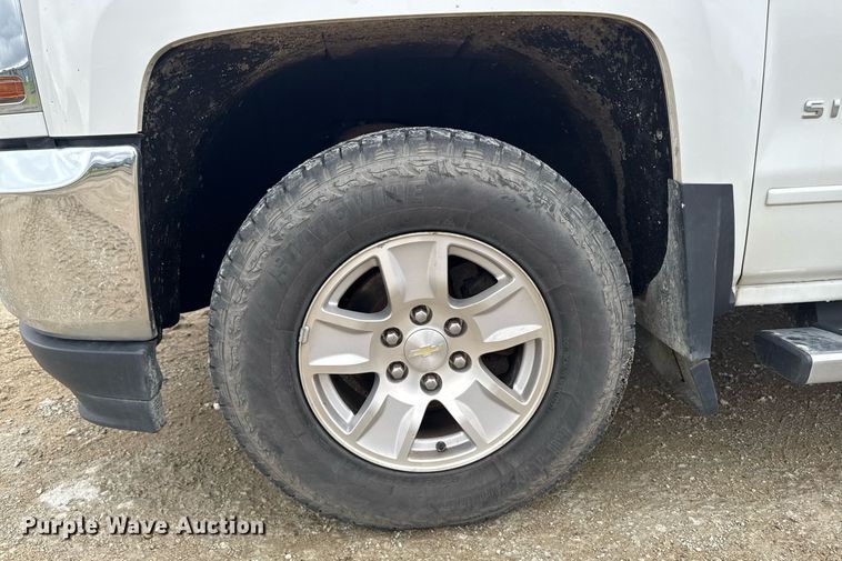 image for item DV2665 2017 Chevrolet Silverado LT Crew Cab pickup truck