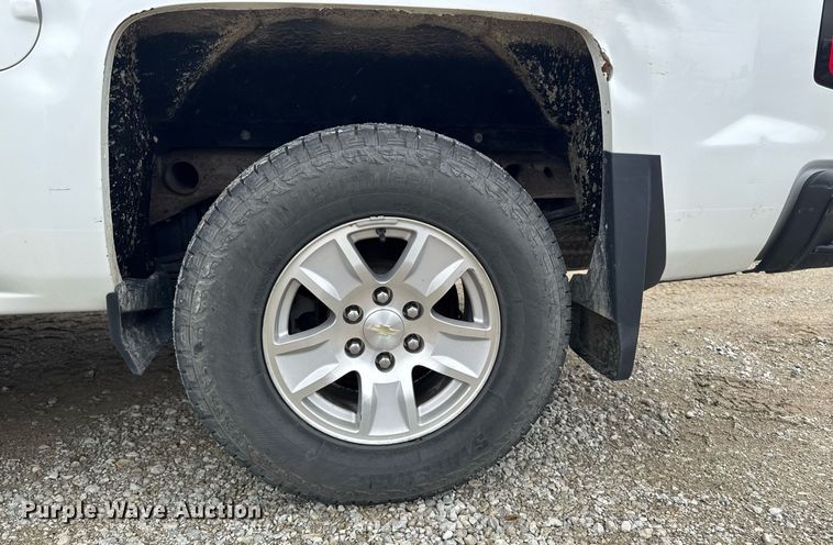 image for item DV2665 2017 Chevrolet Silverado LT Crew Cab pickup truck