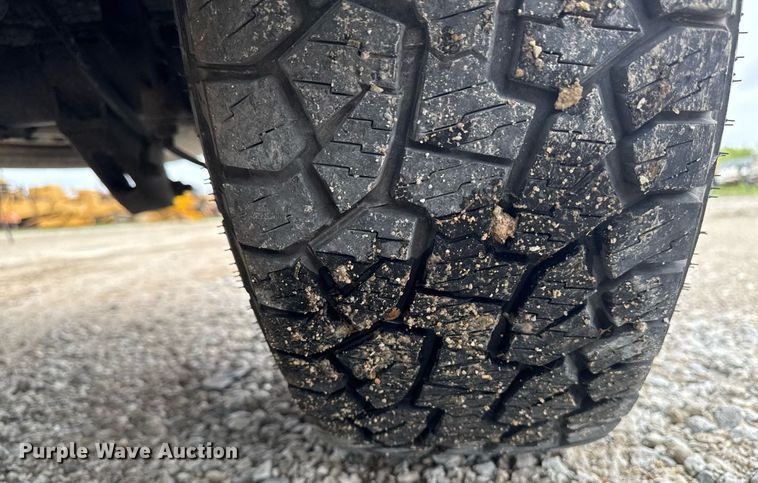 image for item DV2665 2017 Chevrolet Silverado LT Crew Cab pickup truck