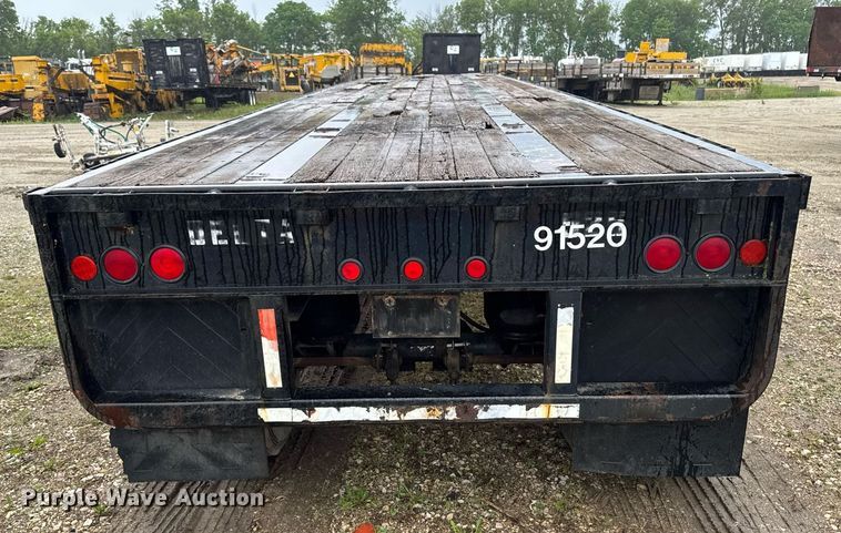 image for item DV2675 1996 Lufkin FL-11 flatbed trailer