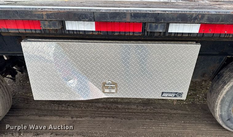 image for item DV2675 1996 Lufkin FL-11 flatbed trailer