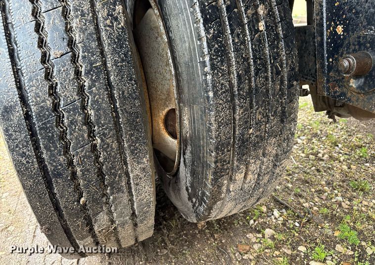 image for item DV2675 1996 Lufkin FL-11 flatbed trailer