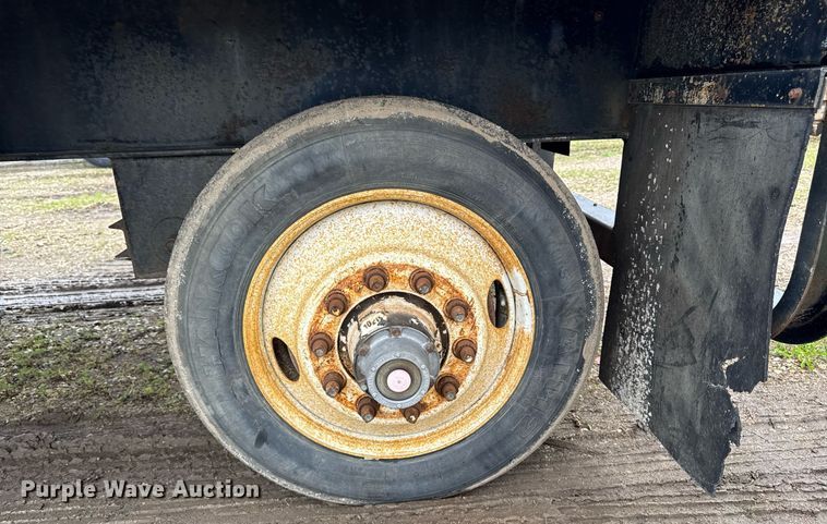 image for item DV2675 1996 Lufkin FL-11 flatbed trailer