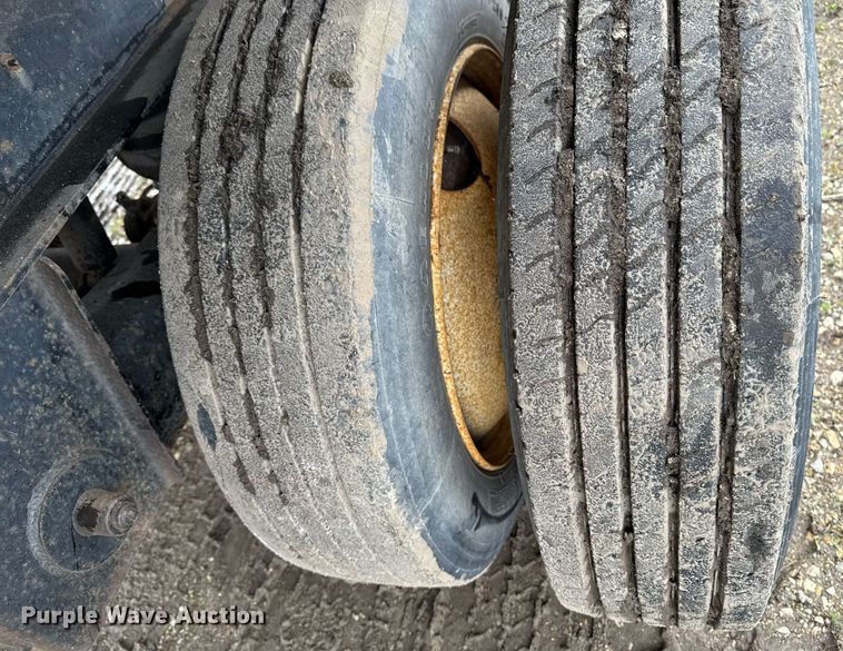 image for item DV2675 1996 Lufkin FL-11 flatbed trailer