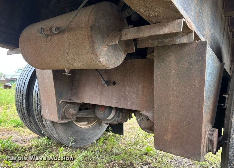 image for item DV2690 1992 Fruehauf PBA-T2-45 flatbed trailer