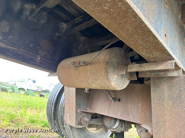 image for item DV2690 1992 Fruehauf PBA-T2-45 flatbed trailer