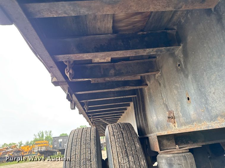 image for item DV2690 1992 Fruehauf PBA-T2-45 flatbed trailer