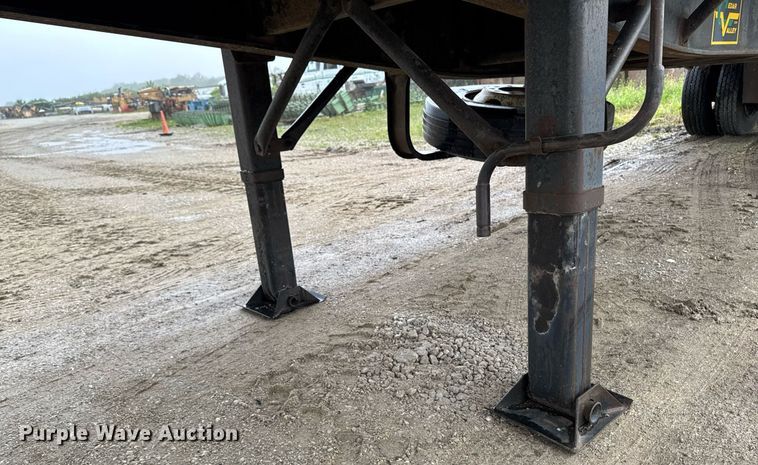 image for item DV2690 1992 Fruehauf PBA-T2-45 flatbed trailer