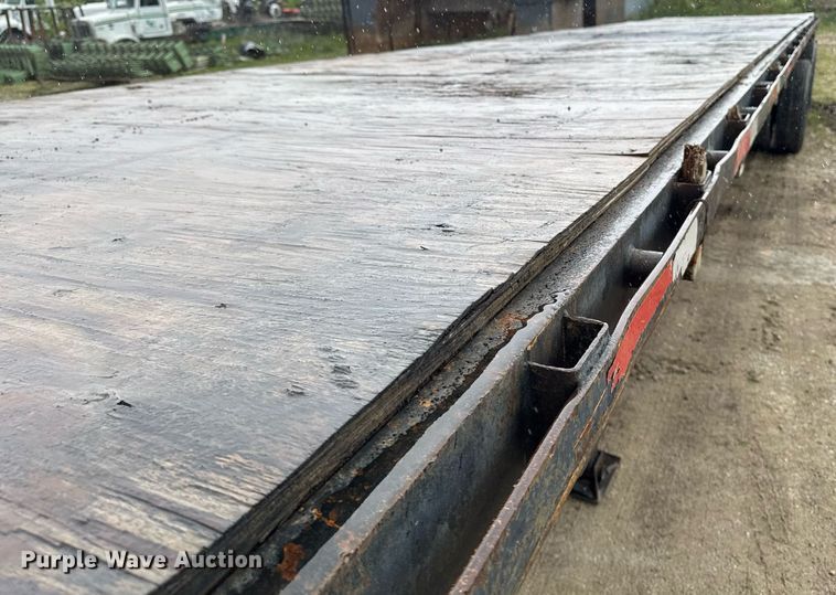 image for item DV2690 1992 Fruehauf PBA-T2-45 flatbed trailer