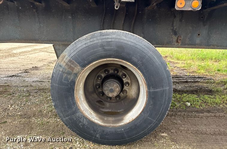 image for item DV2690 1992 Fruehauf PBA-T2-45 flatbed trailer