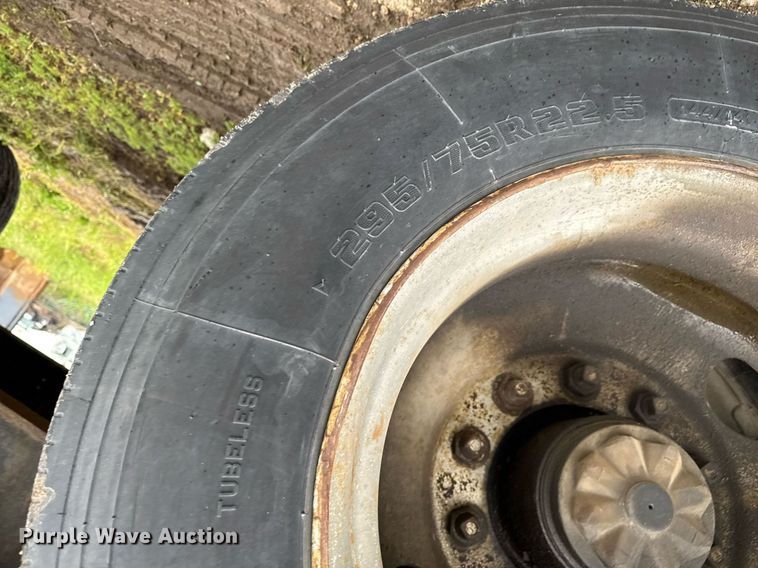 image for item DV2690 1992 Fruehauf PBA-T2-45 flatbed trailer