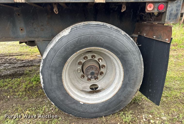 image for item DV2690 1992 Fruehauf PBA-T2-45 flatbed trailer