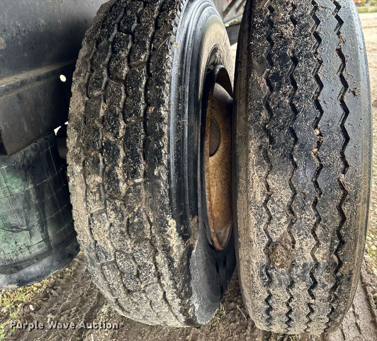 image for item DV2690 1992 Fruehauf PBA-T2-45 flatbed trailer