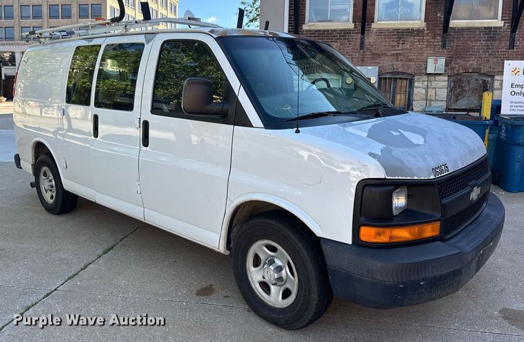 image for item DV4053 2006 Chevrolet Express 1500 van