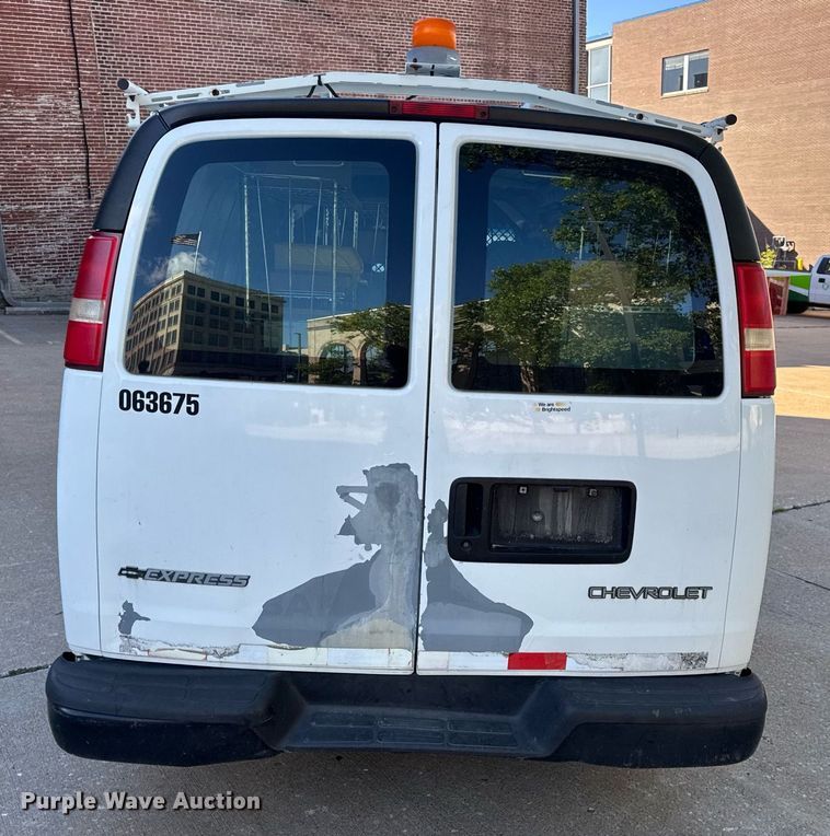 image for item DV4053 2006 Chevrolet Express 1500 van