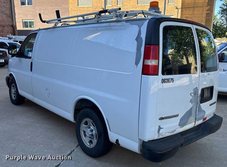 image for item DV4053 2006 Chevrolet Express 1500 van