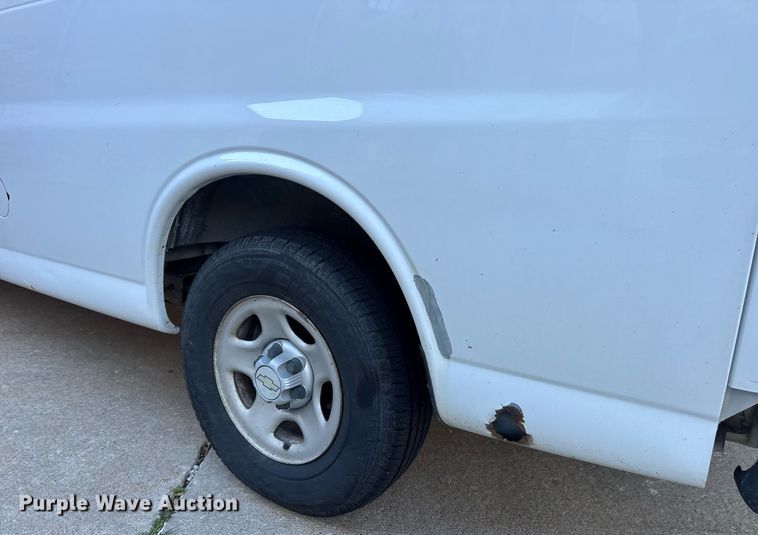 image for item DV4053 2006 Chevrolet Express 1500 van