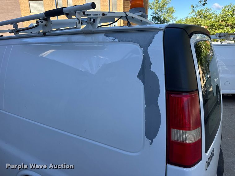 image for item DV4053 2006 Chevrolet Express 1500 van