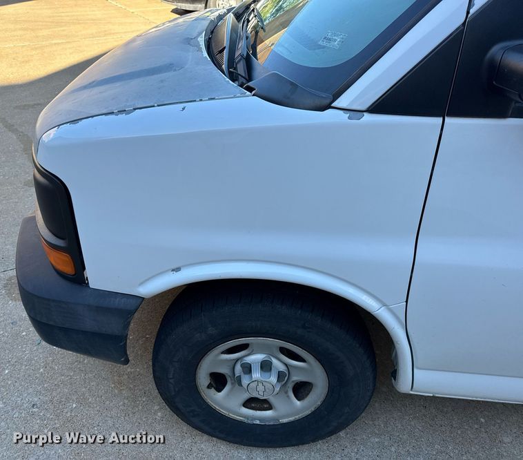 image for item DV4053 2006 Chevrolet Express 1500 van