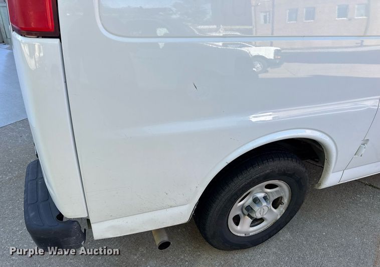 image for item DV4053 2006 Chevrolet Express 1500 van