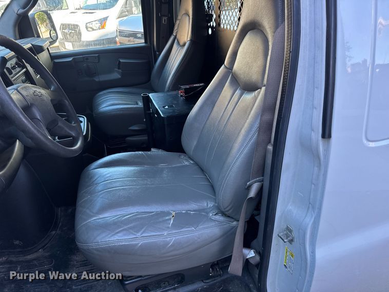 image for item DV4053 2006 Chevrolet Express 1500 van