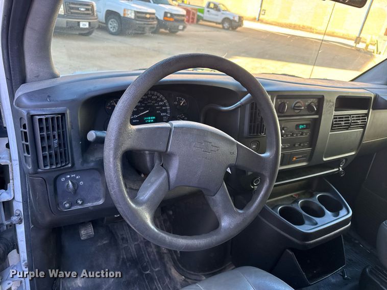 image for item DV4053 2006 Chevrolet Express 1500 van