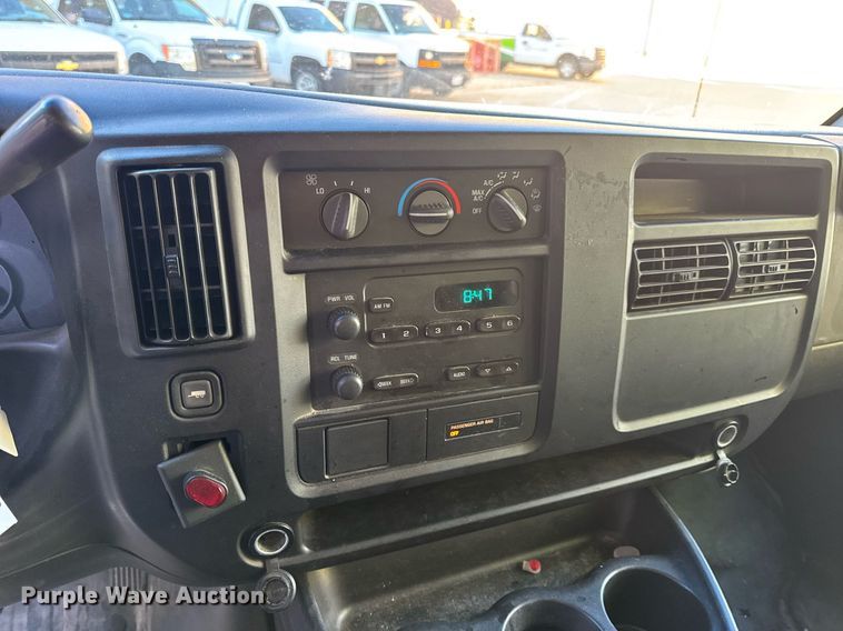 image for item DV4053 2006 Chevrolet Express 1500 van