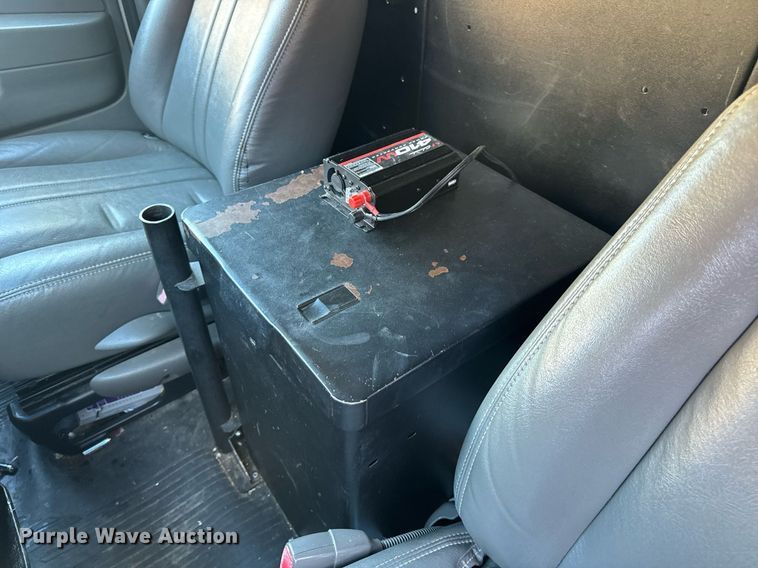 image for item DV4053 2006 Chevrolet Express 1500 van