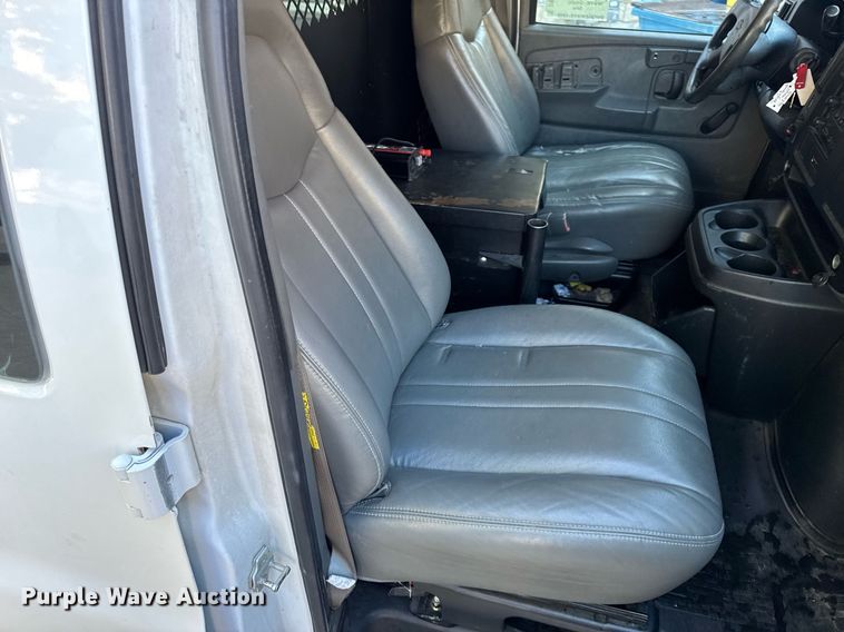 image for item DV4053 2006 Chevrolet Express 1500 van