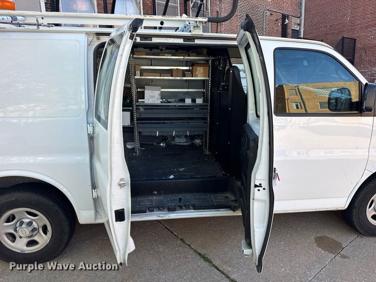 image for item DV4053 2006 Chevrolet Express 1500 van