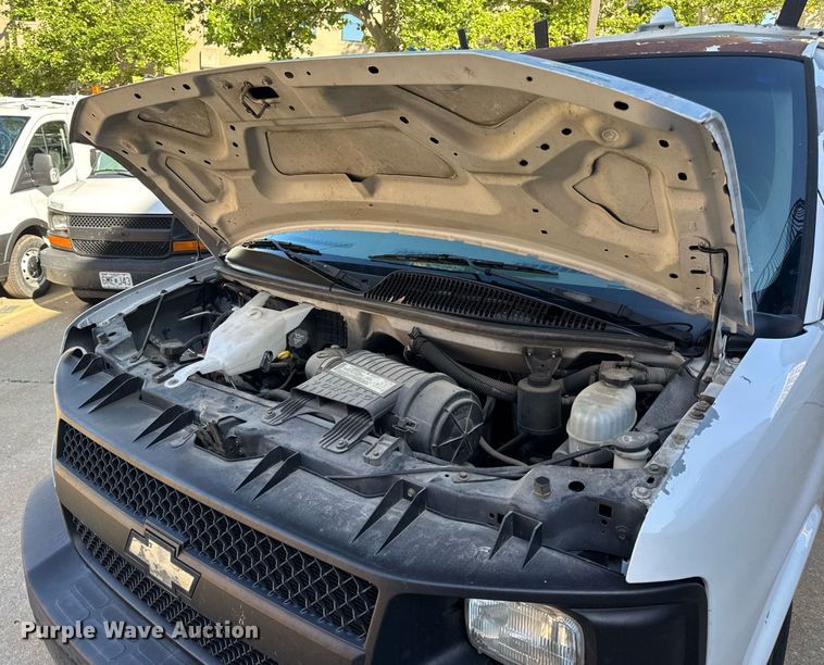 image for item DV4053 2006 Chevrolet Express 1500 van