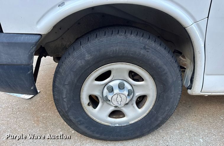 image for item DV4053 2006 Chevrolet Express 1500 van