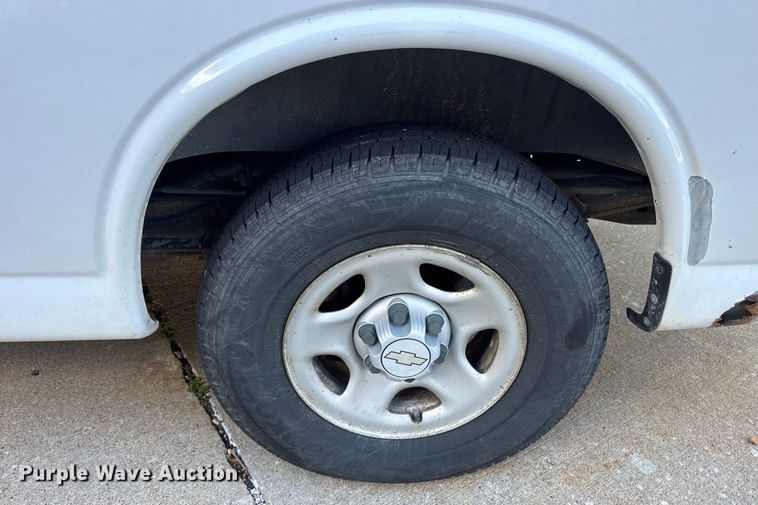 image for item DV4053 2006 Chevrolet Express 1500 van