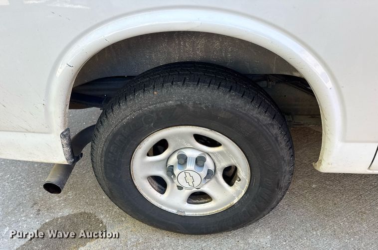 image for item DV4053 2006 Chevrolet Express 1500 van
