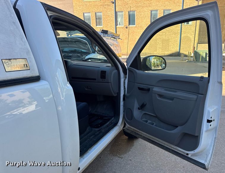 image for item DV4054 2012 Chevrolet Silverado 1500 pickup truck