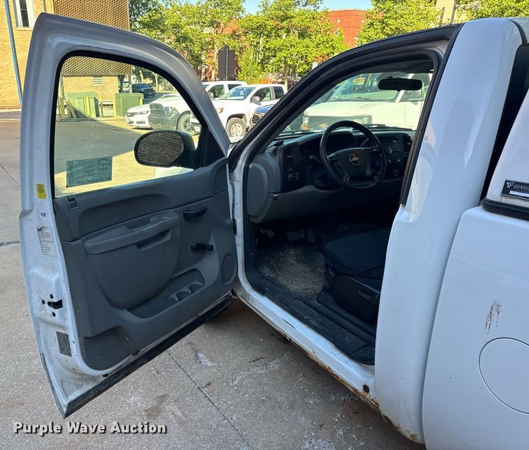 image for item DV4055 2012 Chevrolet Silverado 1500 pickup truck