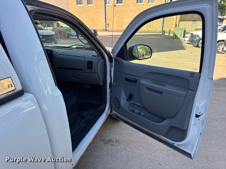 image for item DV4055 2012 Chevrolet Silverado 1500 pickup truck