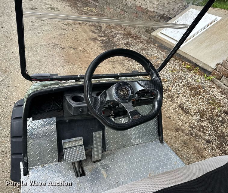 image for item DV4080 Yamaha golf cart