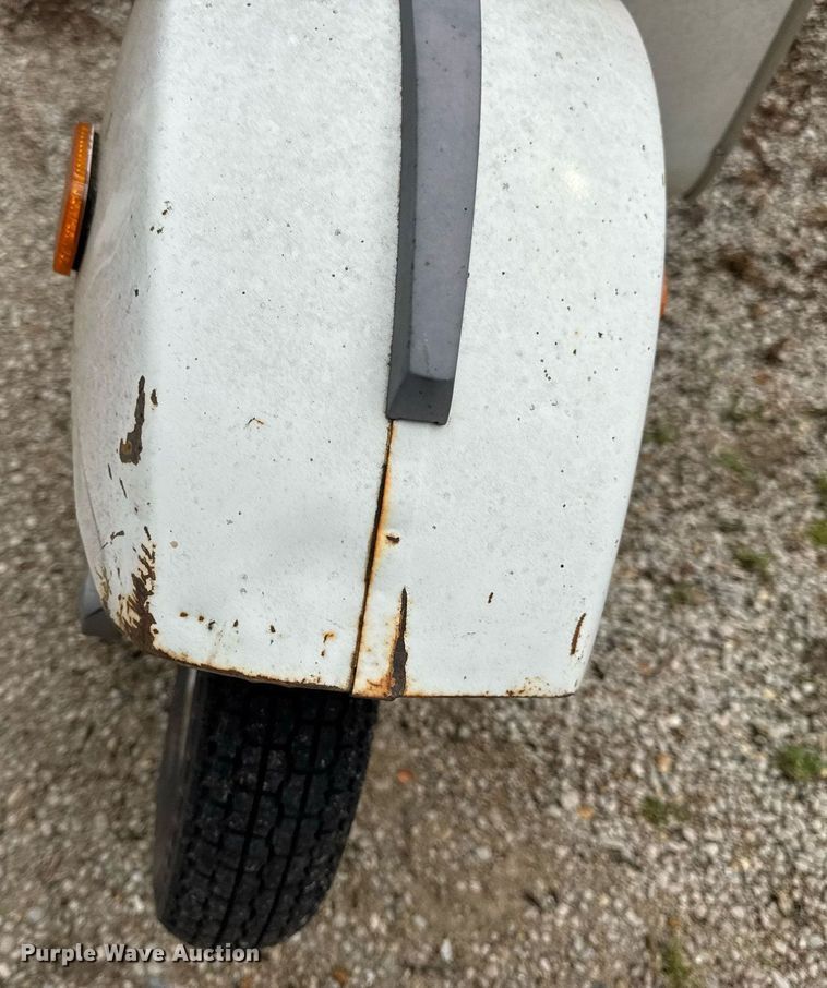 image for item DV4081 (2) vespa scooters