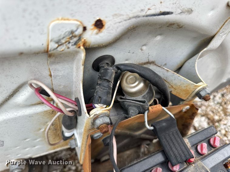 image for item DV4081 (2) vespa scooters