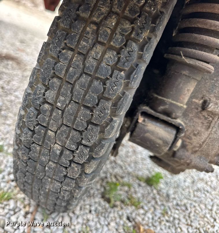 image for item DV4081 (2) vespa scooters