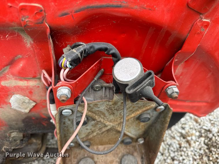 image for item DV4081 (2) vespa scooters