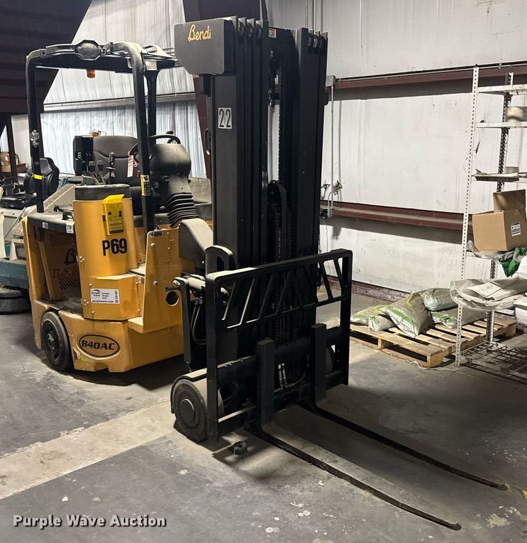 image for item DW1967 2019 Landoll B40AC forklift