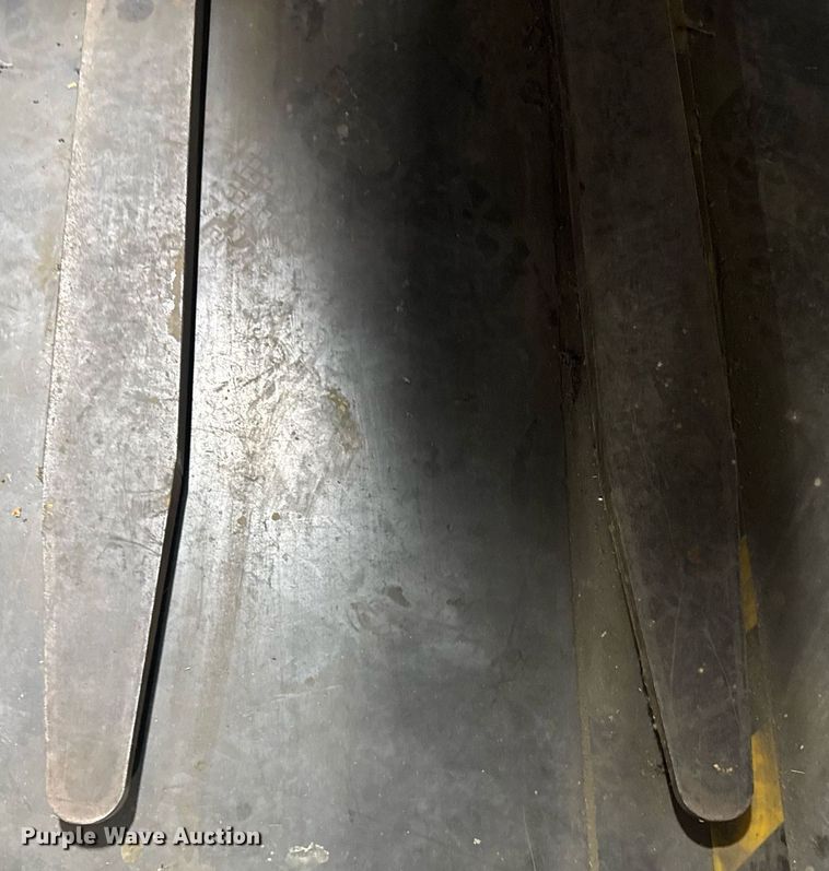 image for item DW1967 2019 Landoll B40AC forklift