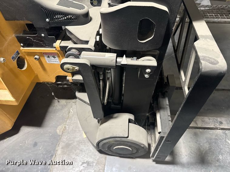 image for item DW1967 2019 Landoll B40AC forklift