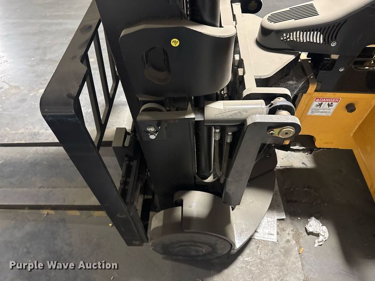 image for item DW1967 2019 Landoll B40AC forklift