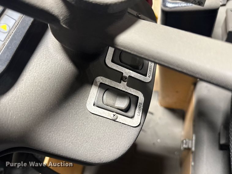 image for item DW1967 2019 Landoll B40AC forklift