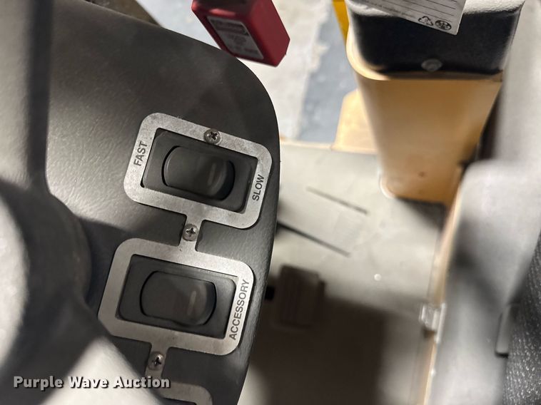 image for item DW1967 2019 Landoll B40AC forklift