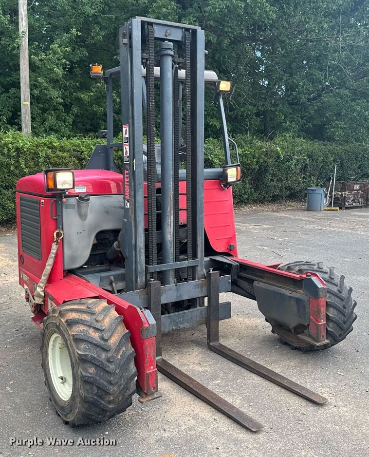 image for item DW1968 2015 Moffet M8 55.3 forklift